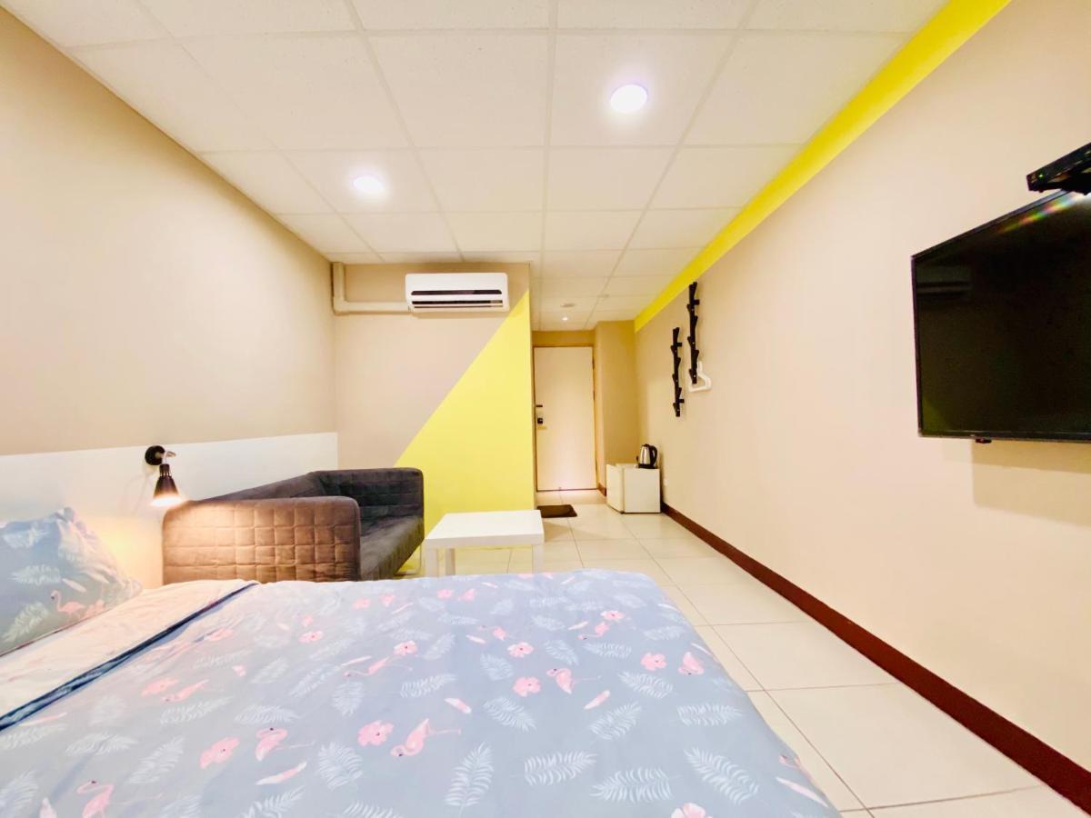 Wei Yang Guest House Tainan Buitenkant foto
